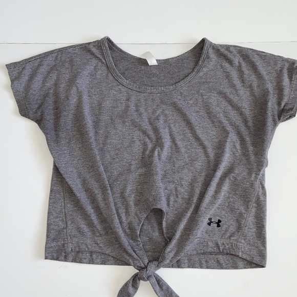 Under Armour Tops - Women’s Under Armour crop top